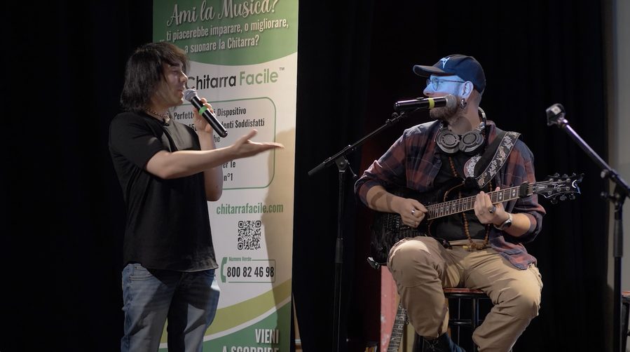 Esercitazioni pratiche di chitarra durante il CHIT-DAY 2025